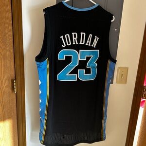 Brand new Michael Jordan Jersey North Carolina Tar Heels Adult XL Stitched